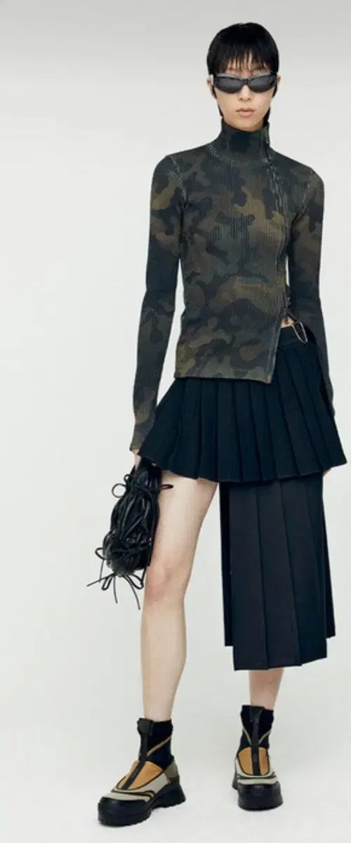 앤더슨벨 DOUBLE PLEATED WRAP SKIRT 구해요